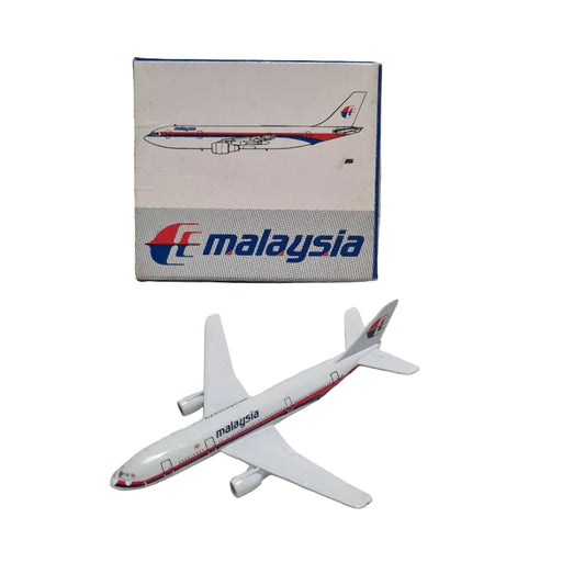 Schabak 1:600 Airbus A 300 Malaysia  German made diecast plane 903/65 boxed some wear
