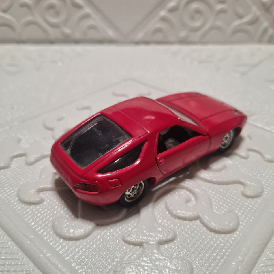 Solido 1:43 Porsche 928 early red diecast loose model no 49 1977 very good