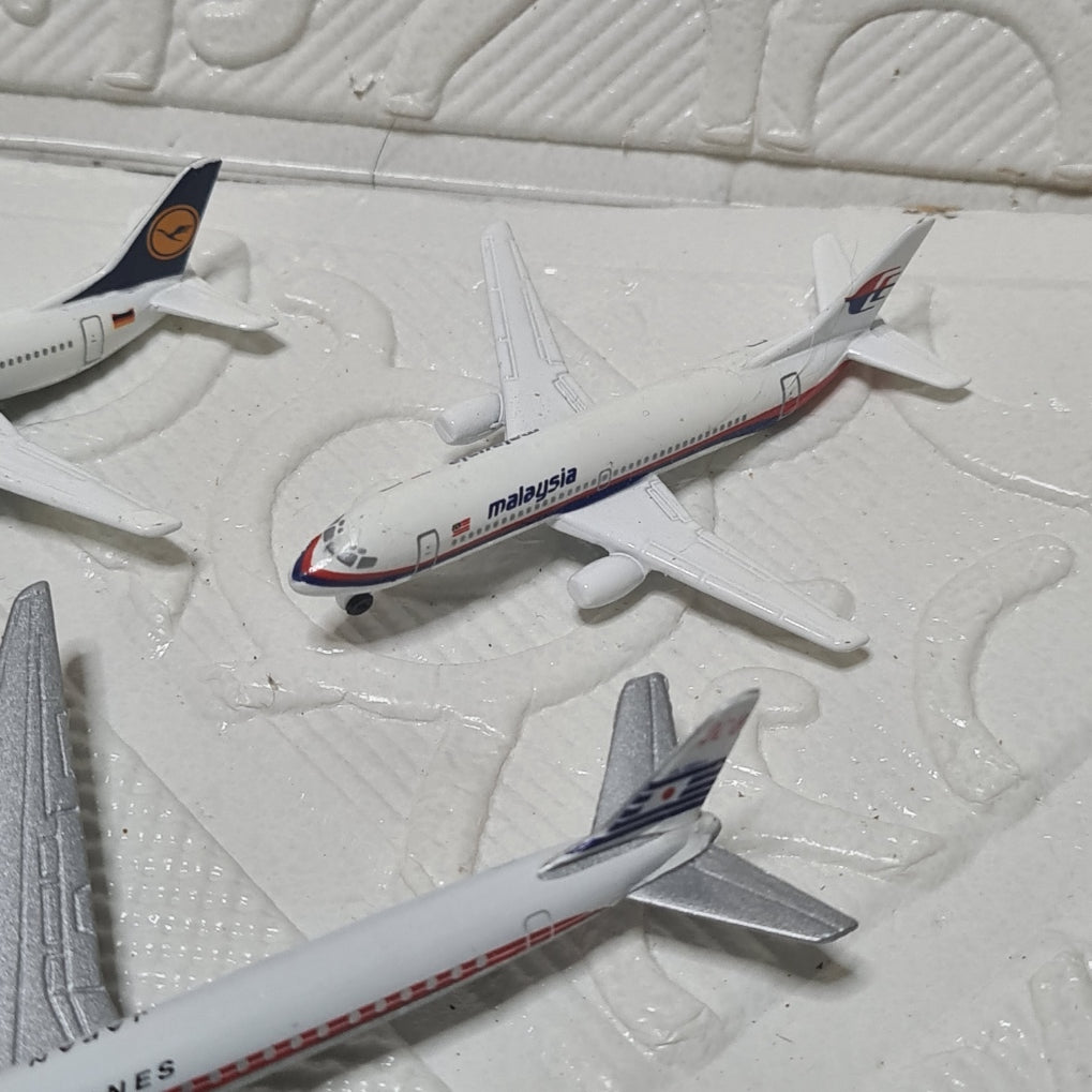Schabak 1:600 various loose commercial airlines Japan  etc diecast planes bundle lot 14