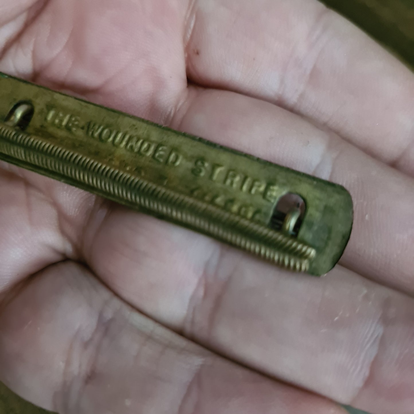 WW1 The wounded stripe no4 military badge pin nice rare badge