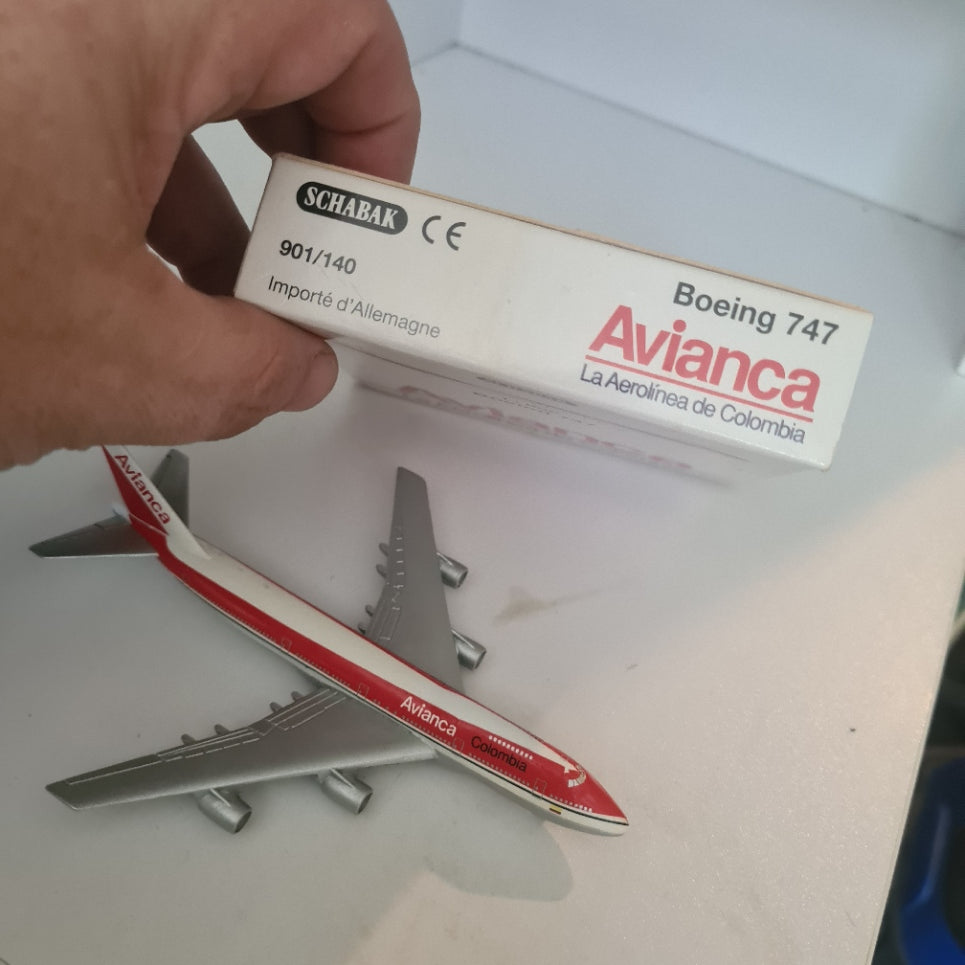 Schabak 1:600 Boeing 747 Avianca Columbia Airlines Diecast plane 901/140 nice