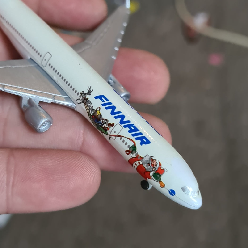 Schabak 1:600 MD-11 FINNAIR Santa Claus rare diecast model 943/59S VGC boxed
