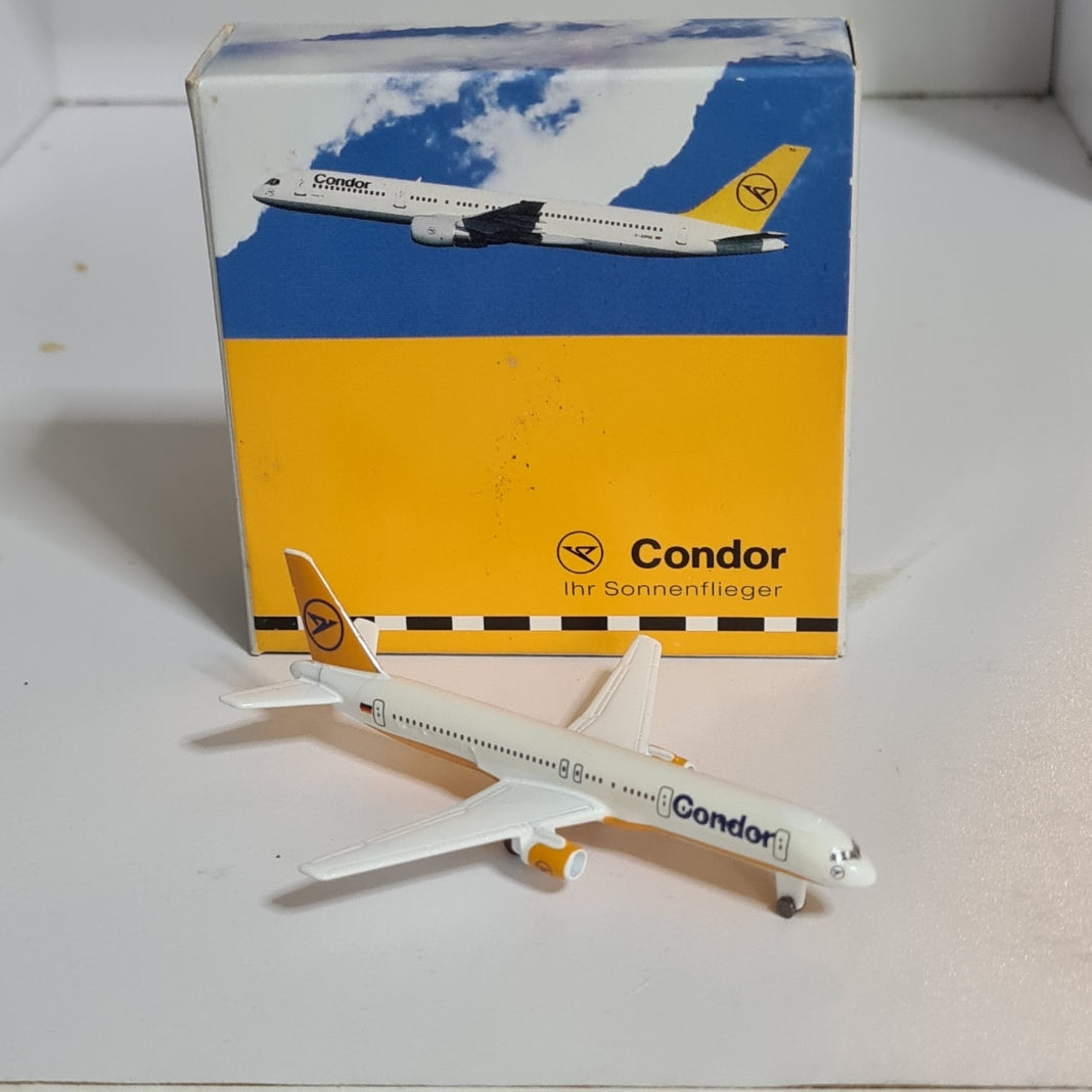 Schabak 1:600 Boeing 757-200 Condor  diecast model 908/2VGC boxed
