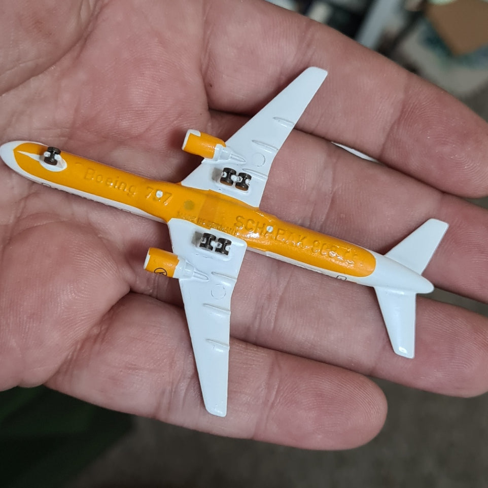 Schabak 1:600 Boeing 757-200 Condor  diecast model 908/2VGC boxed