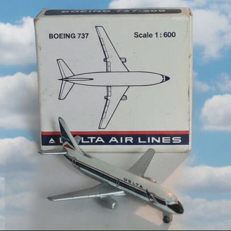 Schabak 1:600 Boeing 737-200 Delta Airlines diecast plane 905/21 good boxed