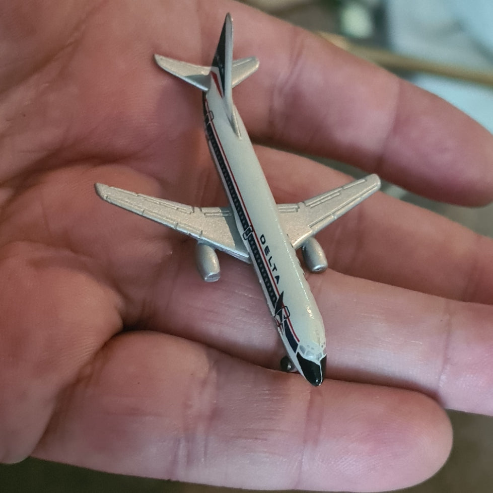Schabak 1:600 Boeing 737-200 Delta Airlines diecast plane 905/21 good boxed