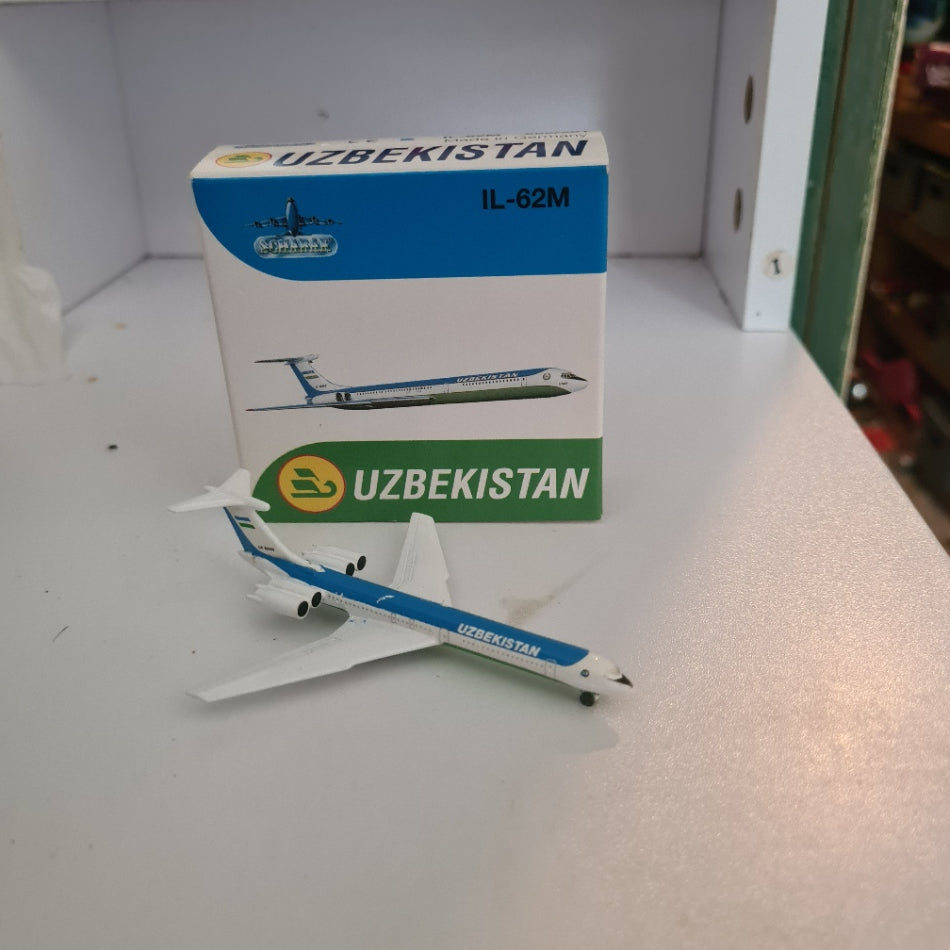 Schabak 1:600 IL-62M Uzbekistan diecast plane 952/201 fair/good boxed