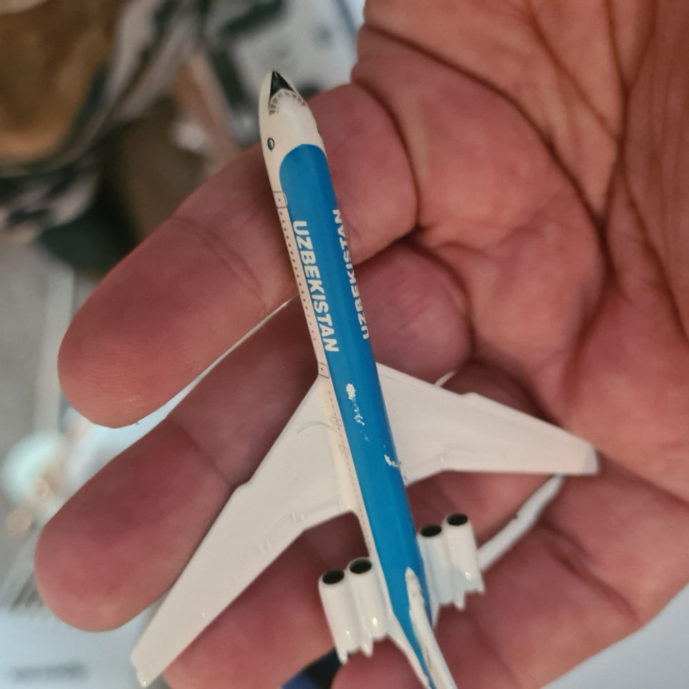 Schabak 1:600 IL-62M Uzbekistan diecast plane 952/201 fair/good boxed