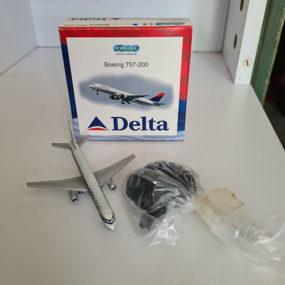 Schabak 1:600 Boeing 757-200 Delta Airlines diecast plane 908/21TC VGC boxed