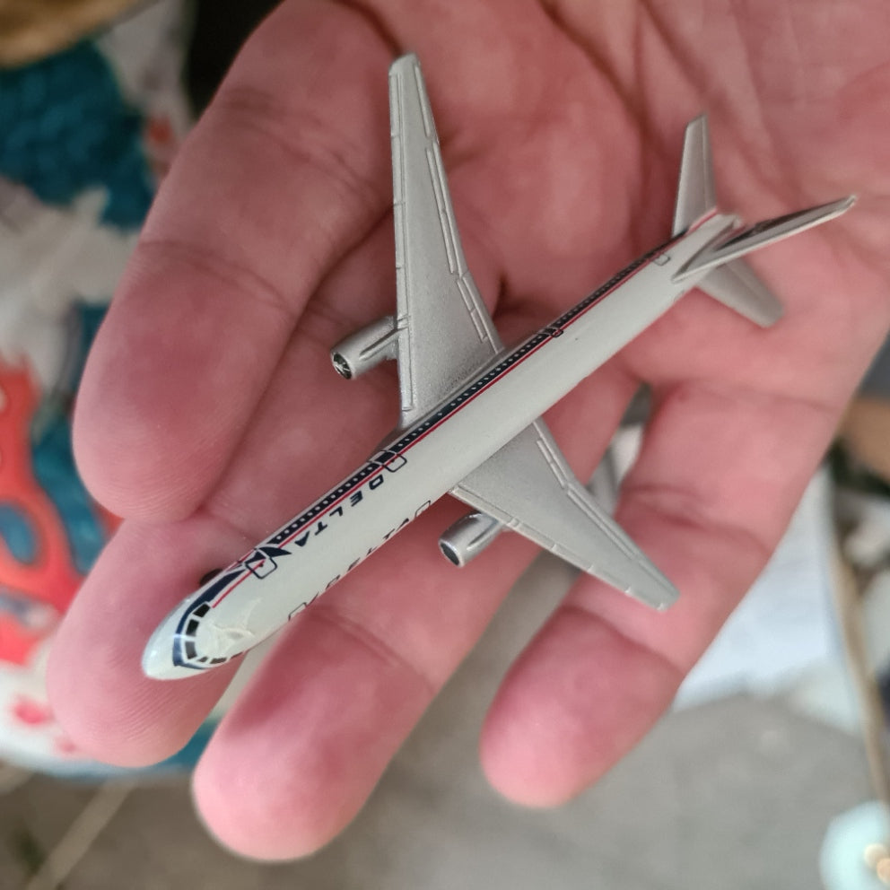 Schabak 1:600 Boeing 757-200 Delta Airlines diecast plane 908/21TC VGC boxed