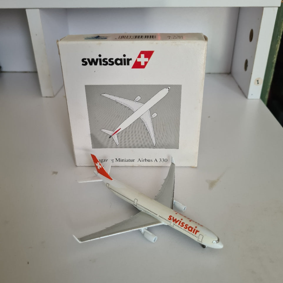 Schabak 1:600 Airbus A-330 Swissair diecast plane 954/4 good example boxed