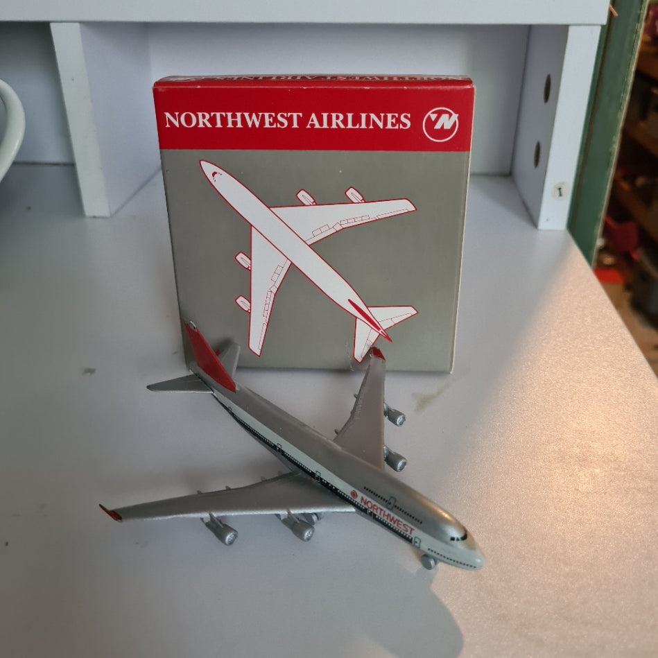 Schabak 1:600 Boeing 747-400 Northwest Airlines diecast plane 921/37 VGC boxed