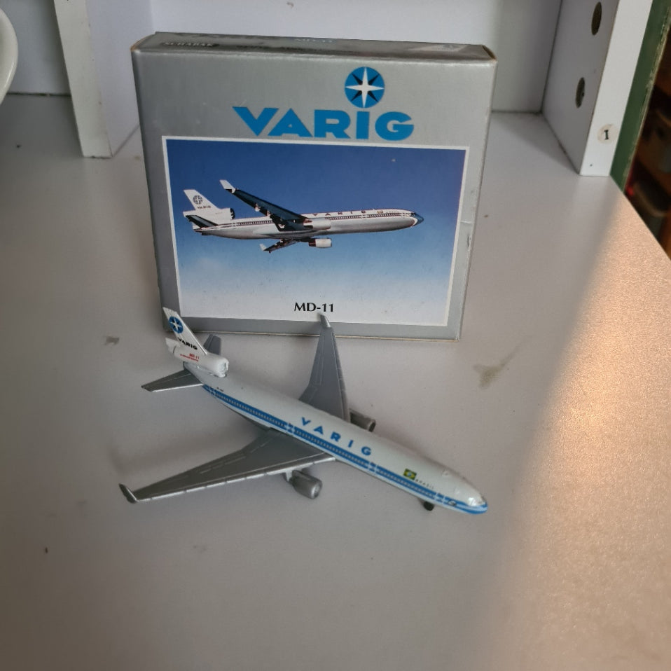 Schabak 1:600 MD-11 Varig Brasil Airlines diecast plane 943/12 boxed good