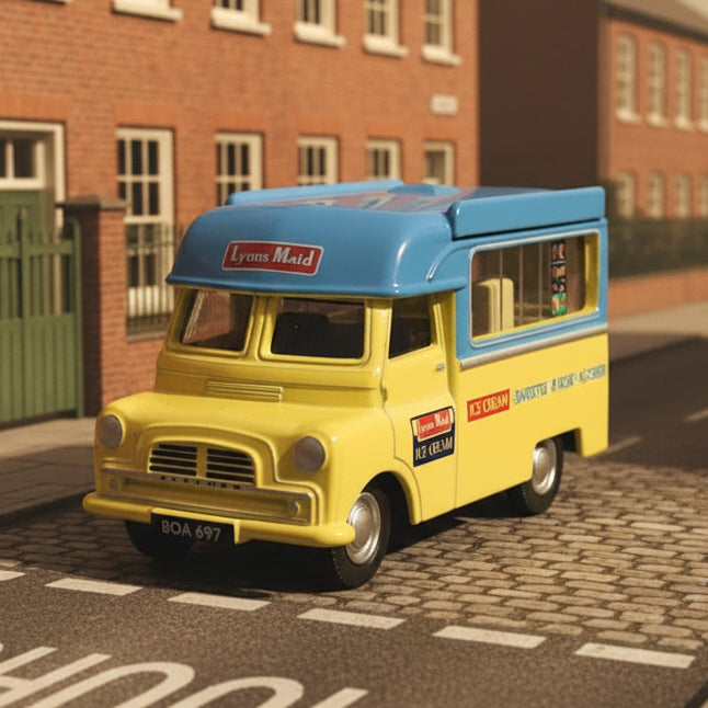Oxford Diecast 60's vintage Lyons Maid ice cream van  1:76 loose model VGC