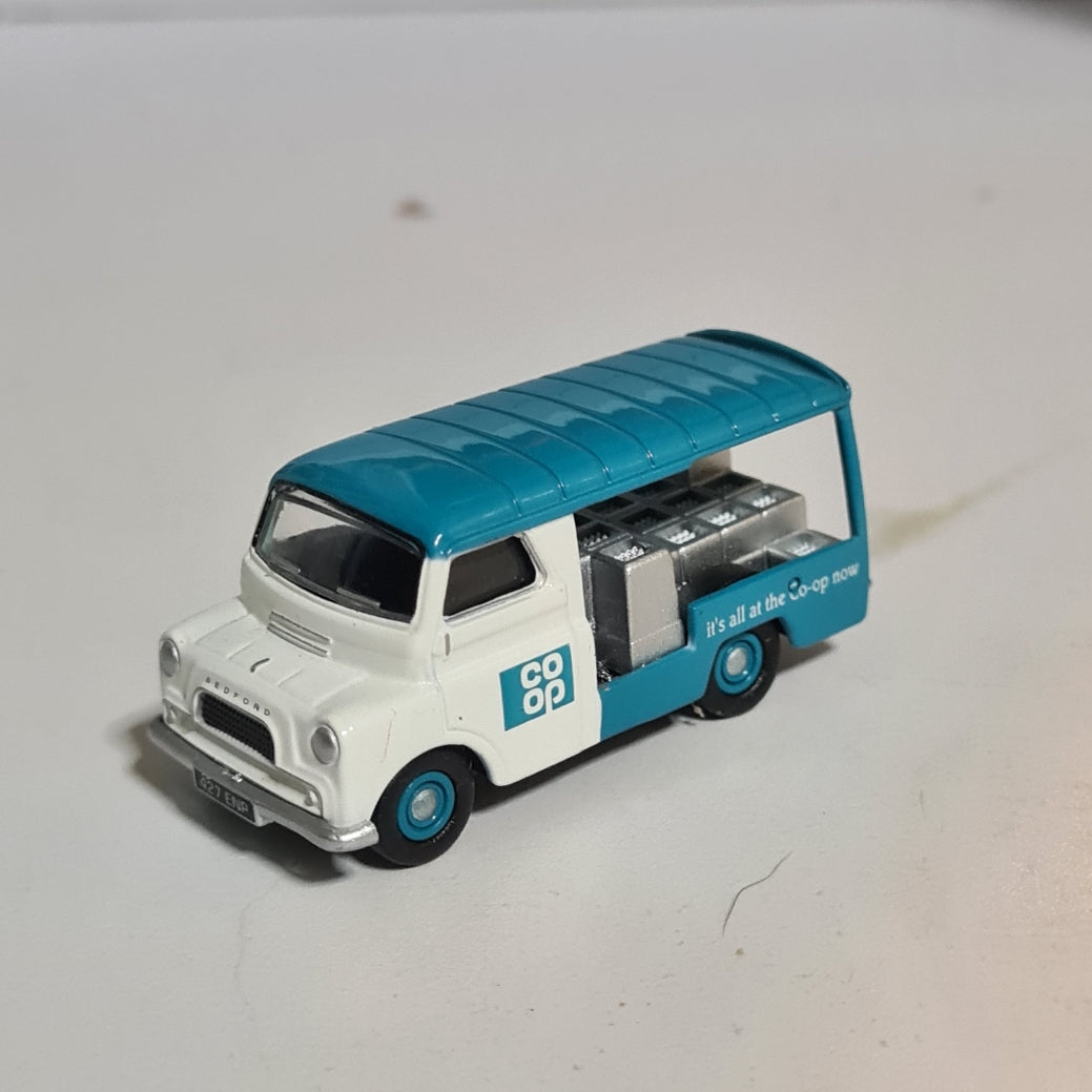 Oxford Diecast 60's Bedford CO-OP Milk Float van 1:76 loose model VGC