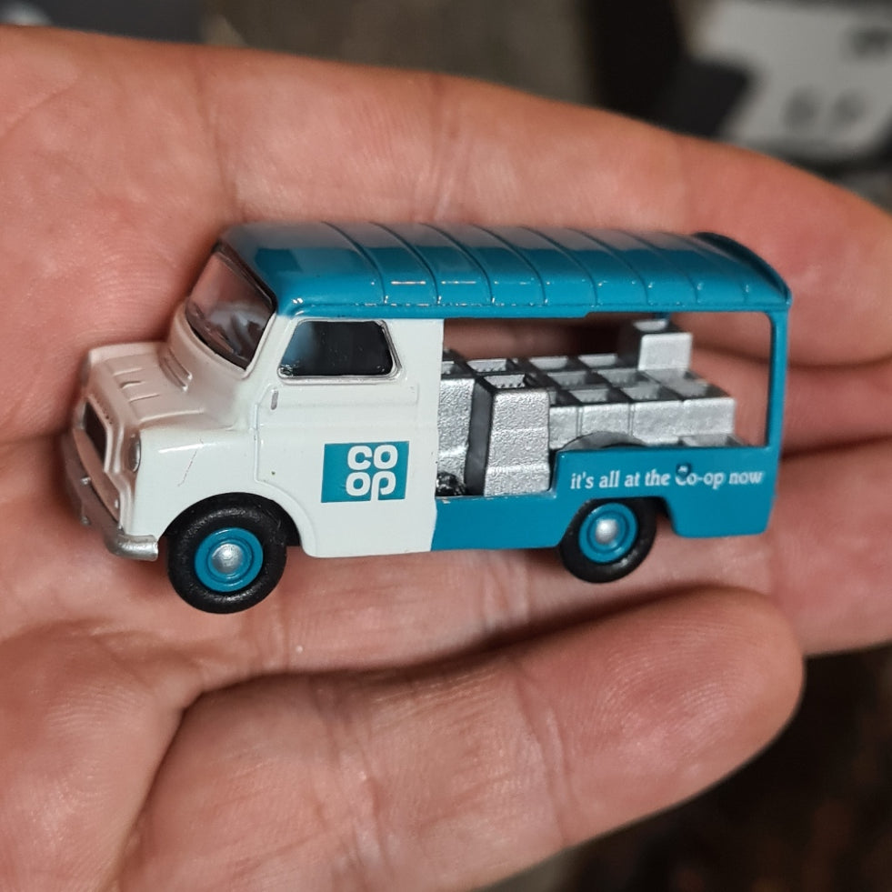Oxford Diecast 60's Bedford CO-OP Milk Float van 1:76 loose model VGC