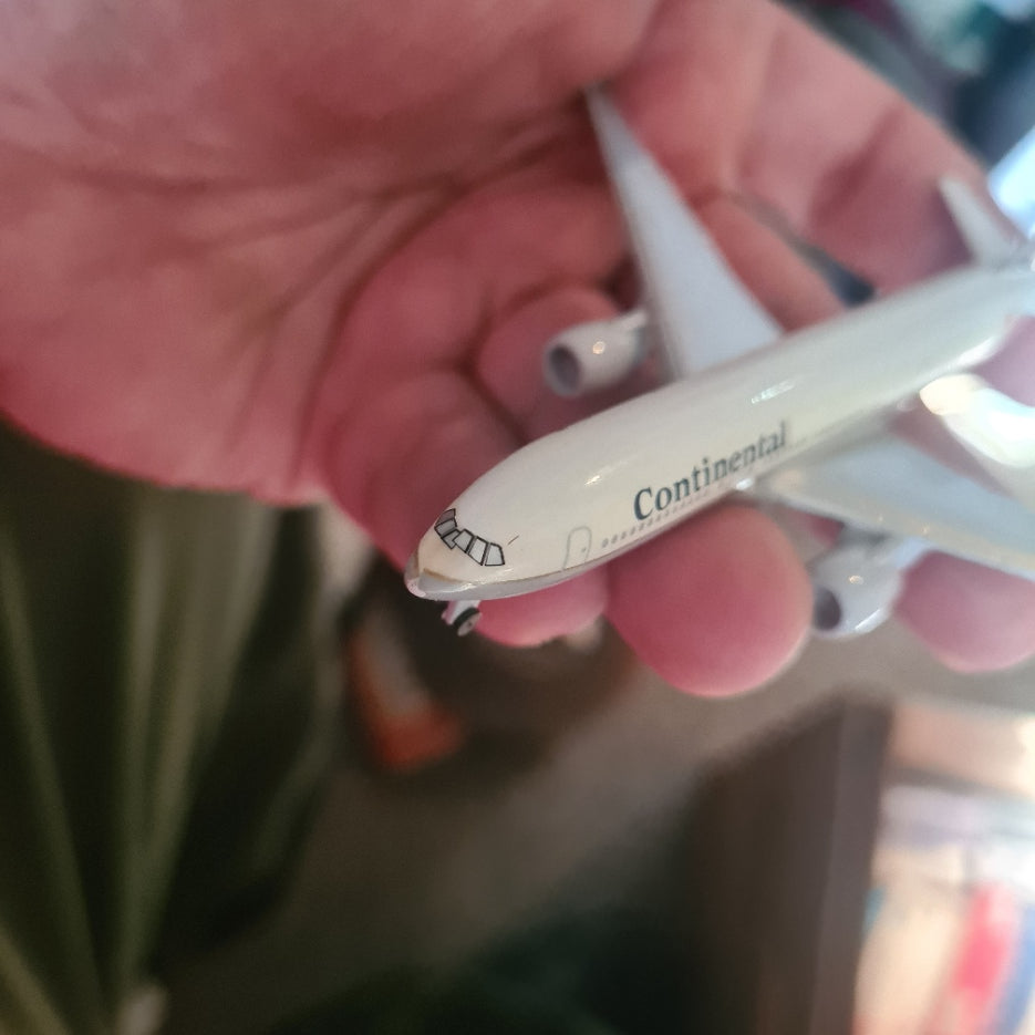 Schabak 1:600 Boeing 777-200 Continental Airlines diecast plane 928/46 VGC boxed