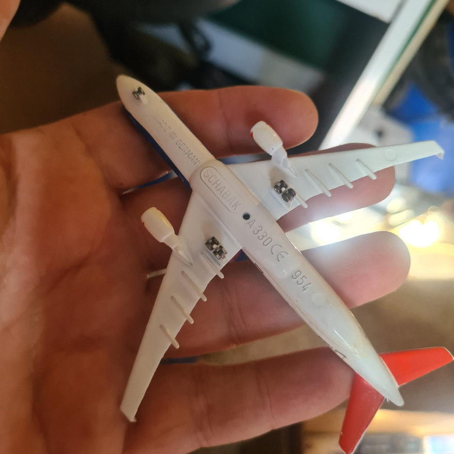 Schabak 1:600 Airbus A330 British Midland BMI diecast plane 954/122 very good boxed