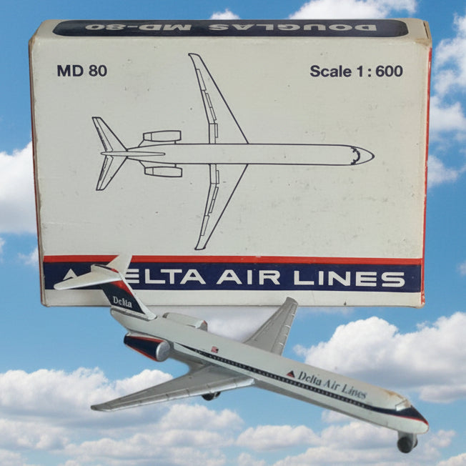 Schabak 1:600 Douglas MD-80 Delta Airlines diecast plane 904/21 fair/good boxed