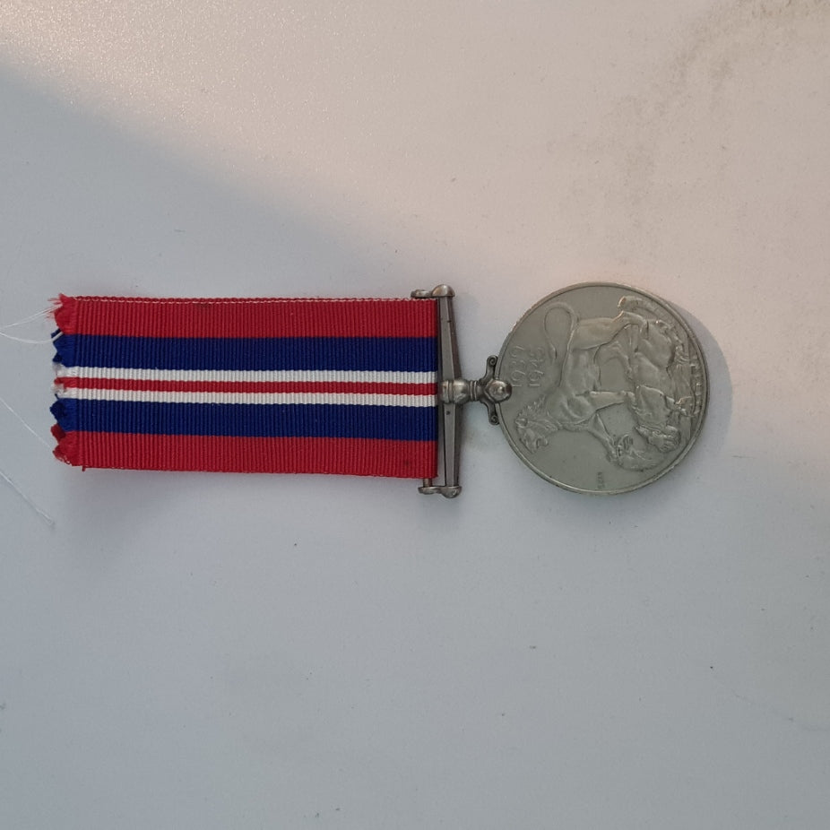 1939-1945 WW2 British war medal "no name" nice item should be worth more!