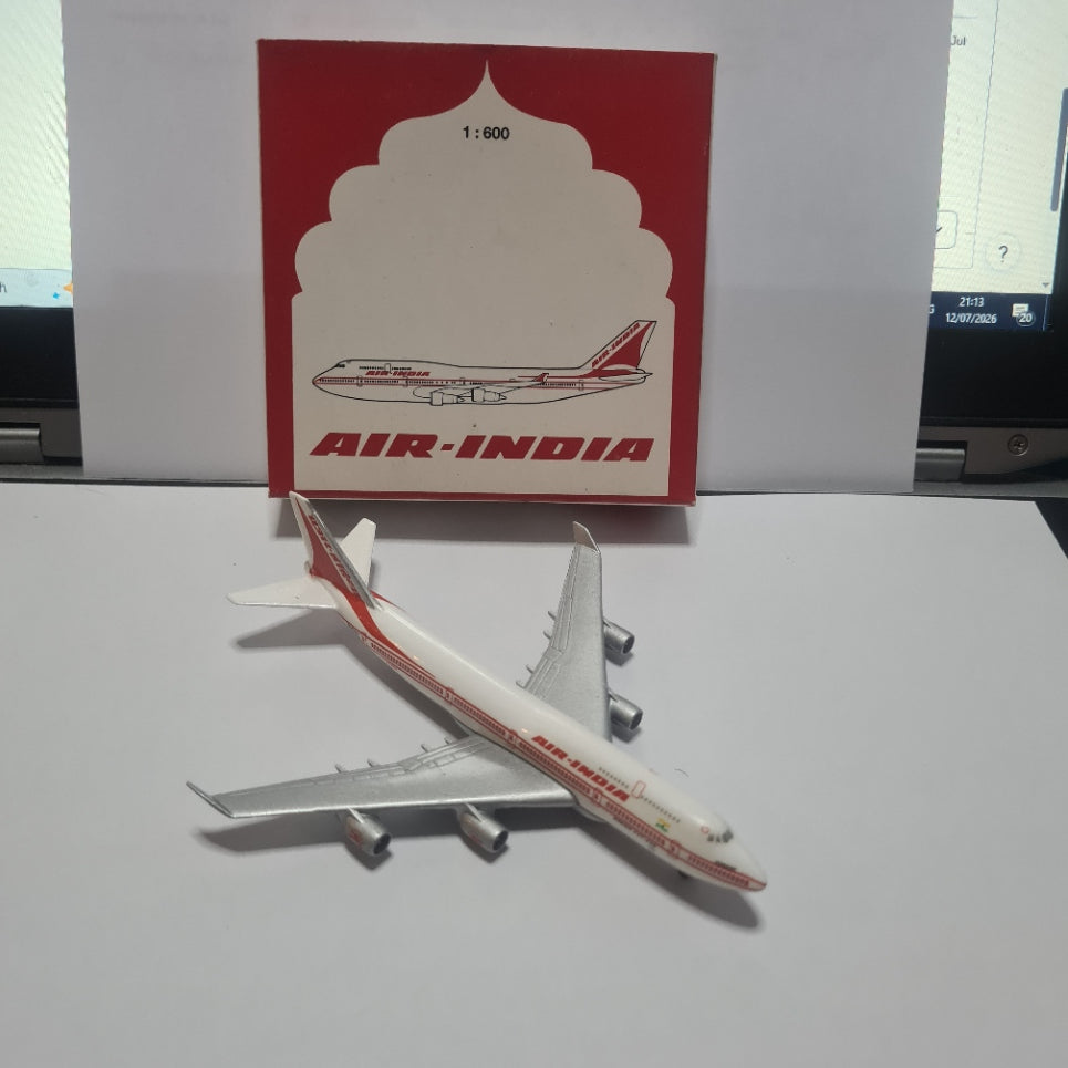 Schabak 1:600 Boeing 747-400 Air India diecast plane 921/108 VGC  boxed