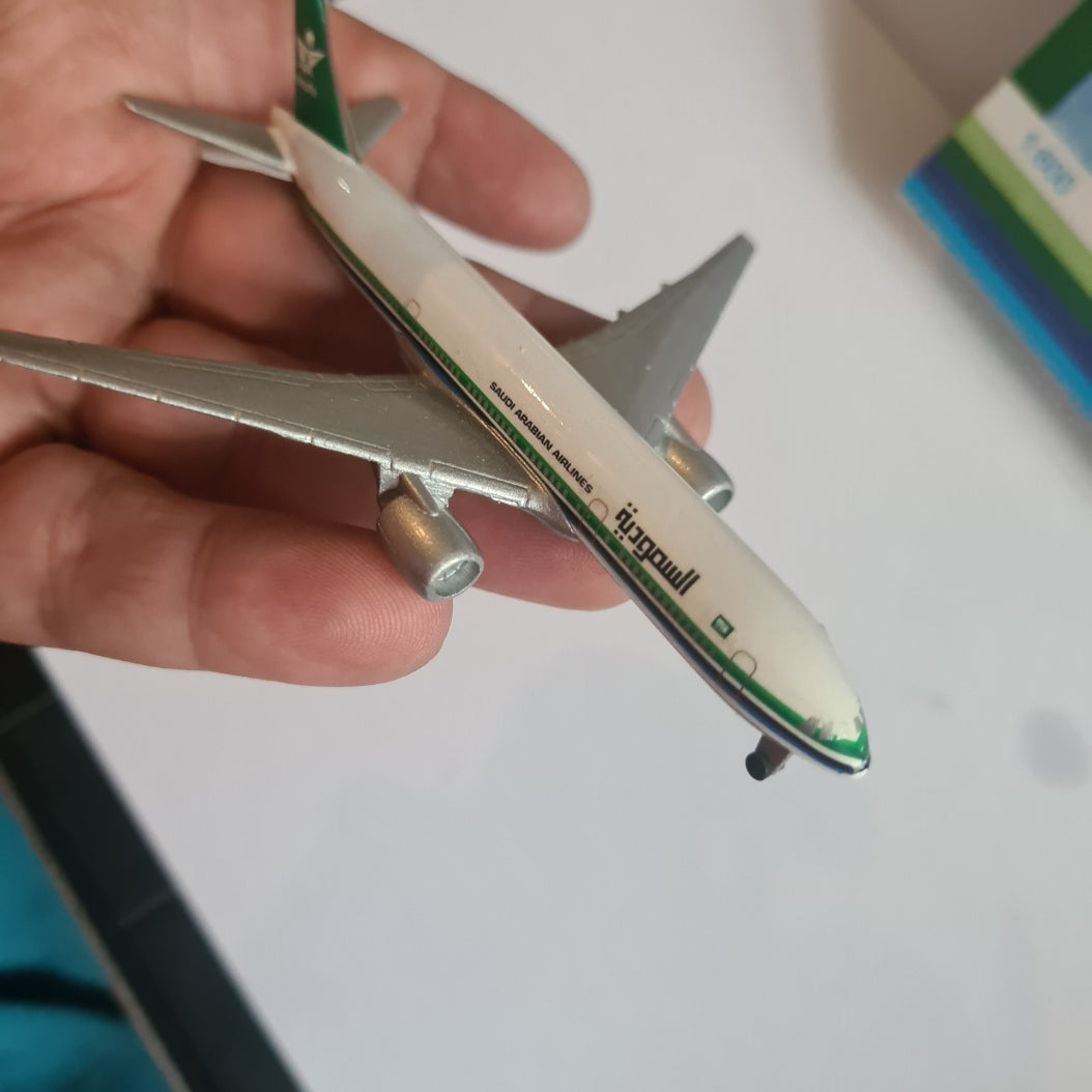 Schabak 1:600 Boeing 747-400 Saudia diecast plane 921/31 VGC  boxed