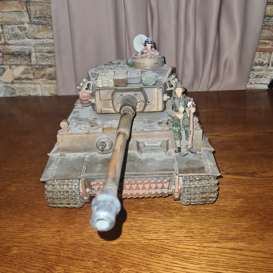 Heng Long 1:16 German ww2 Tiger 1  Radio controlled tank pro built painted stunning upgrades
