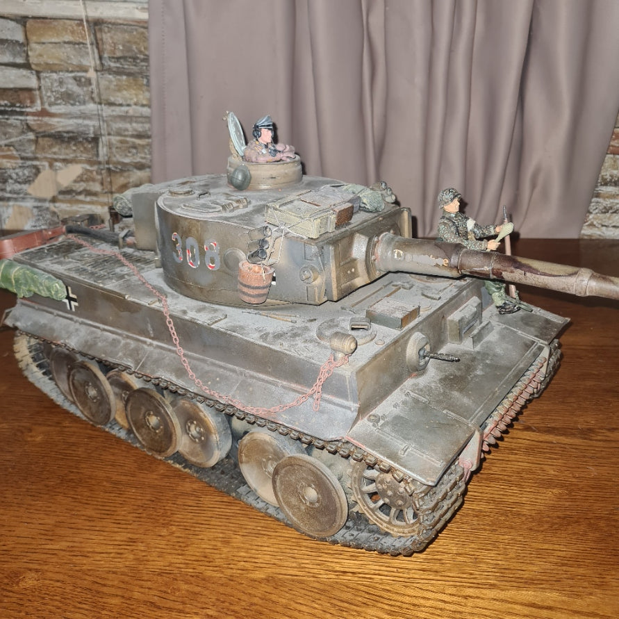 Heng Long 1:16 German ww2 Tiger 1  Radio controlled tank pro built painted stunning upgrades