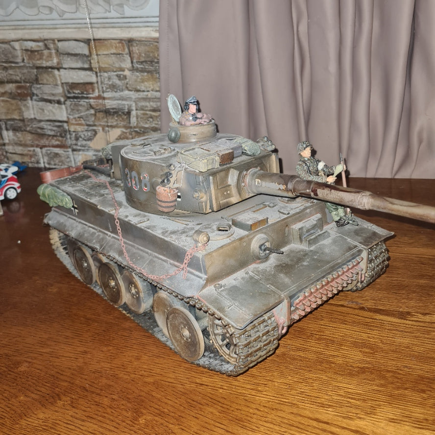Heng Long 1:16 German ww2 Tiger 1  Radio controlled tank pro built painted stunning upgrades