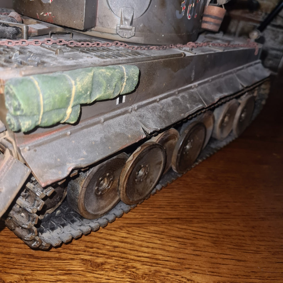 Heng Long 1:16 German ww2 Tiger 1  Radio controlled tank pro built painted stunning upgrades
