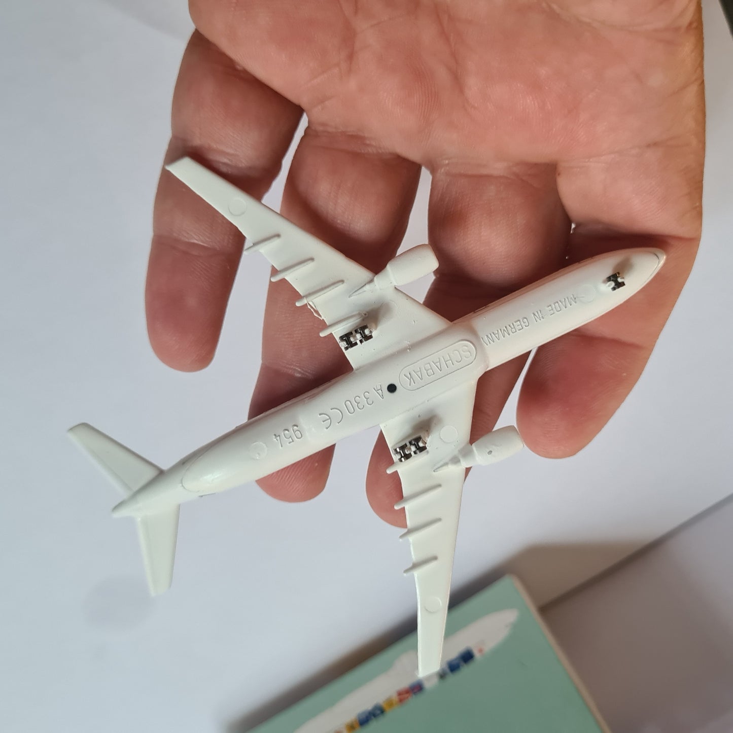 Schabak 1:600 Airbus A-330 Star Alliance Air Canada diecast plane 954/19s good boxed
