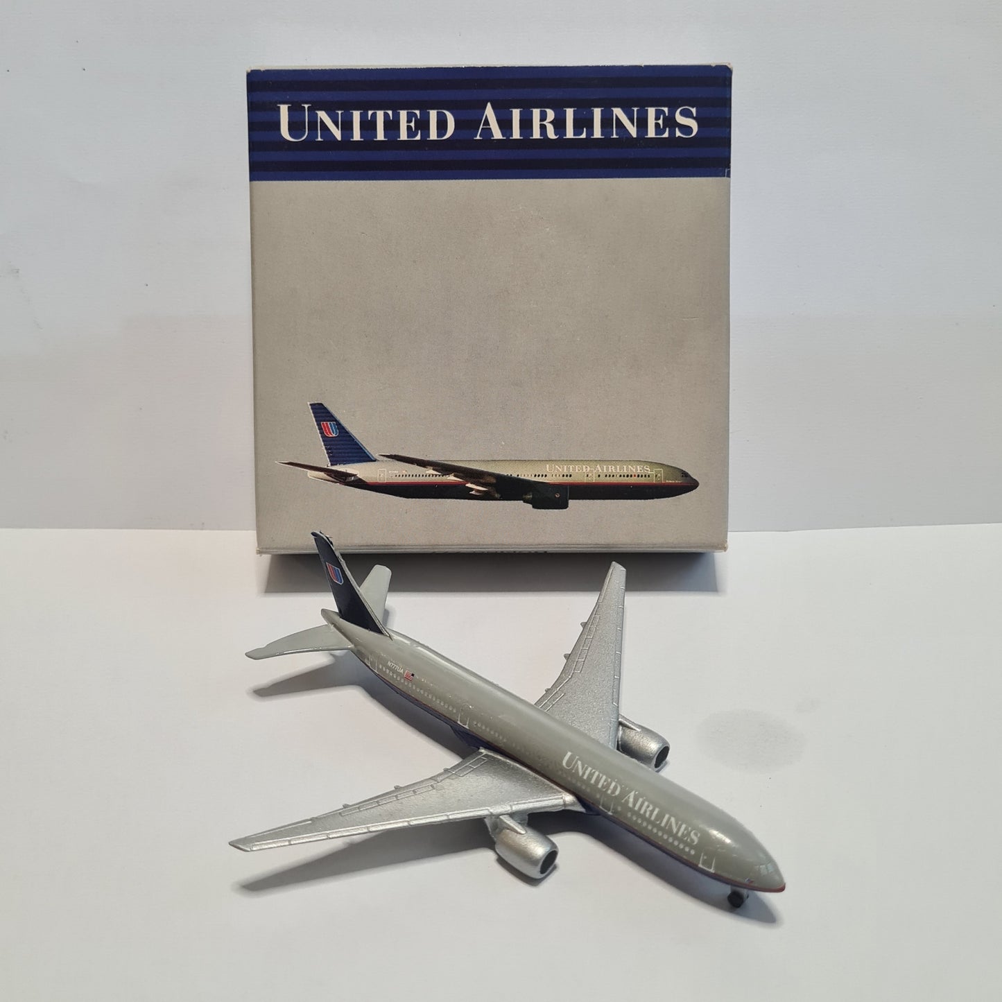 Schabak 1:600 Boeing 777 United Airlines diecast plane 928/23 good boxed