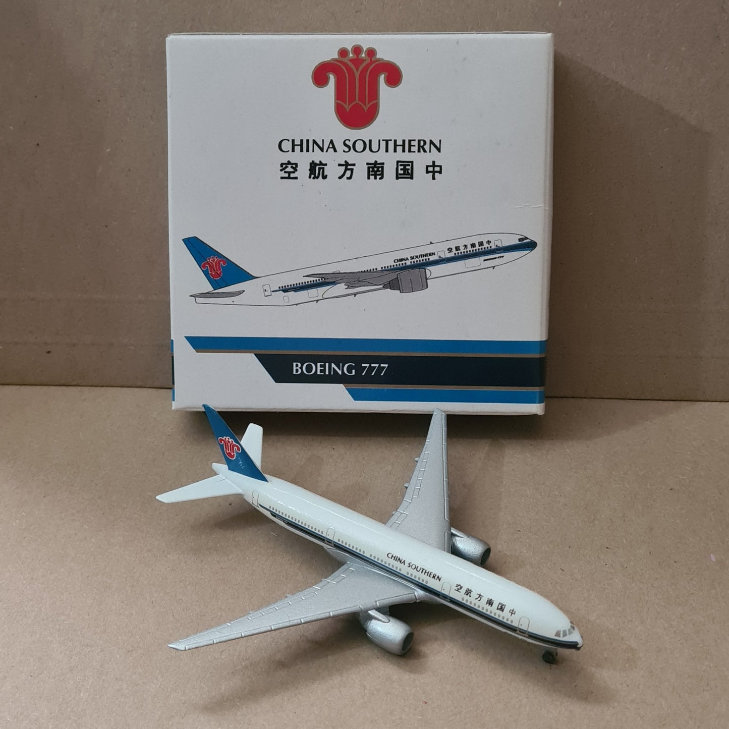 Schabak 1:600 Boeing 777 China Southern diecast plane 928/175 good + boxed