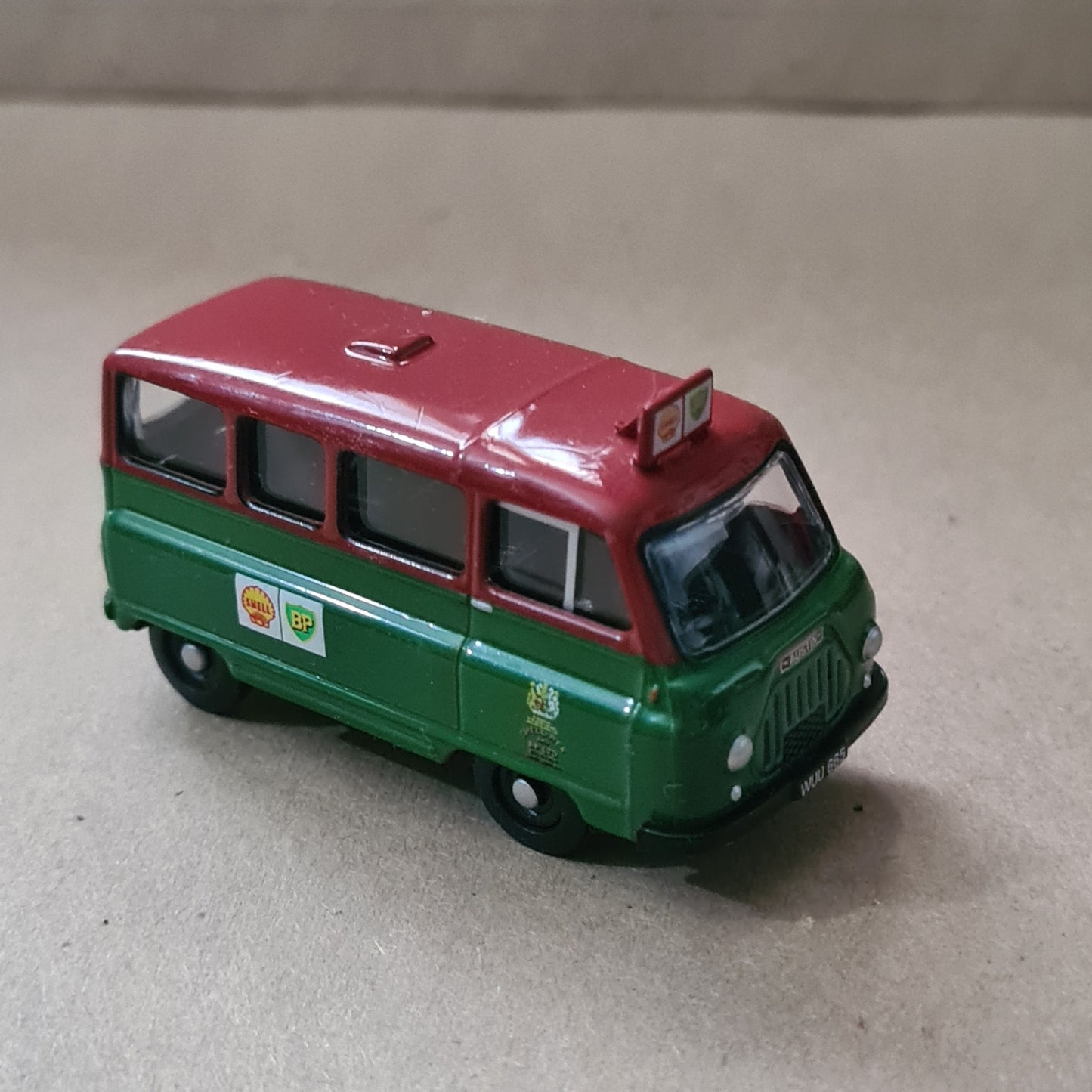 Oxford Diecast Shell-Mex & BP Ltd Austin J2 Minibus - 1:76 Scale Product Code: 76JA008 loose vgc