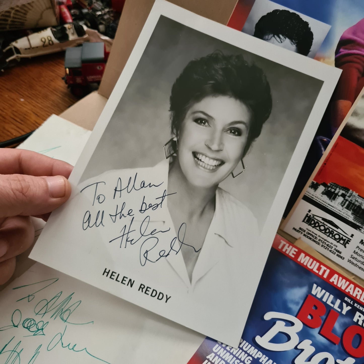 blood brothers musical cast autographs Stefan Dennis Helen Reddy plus more