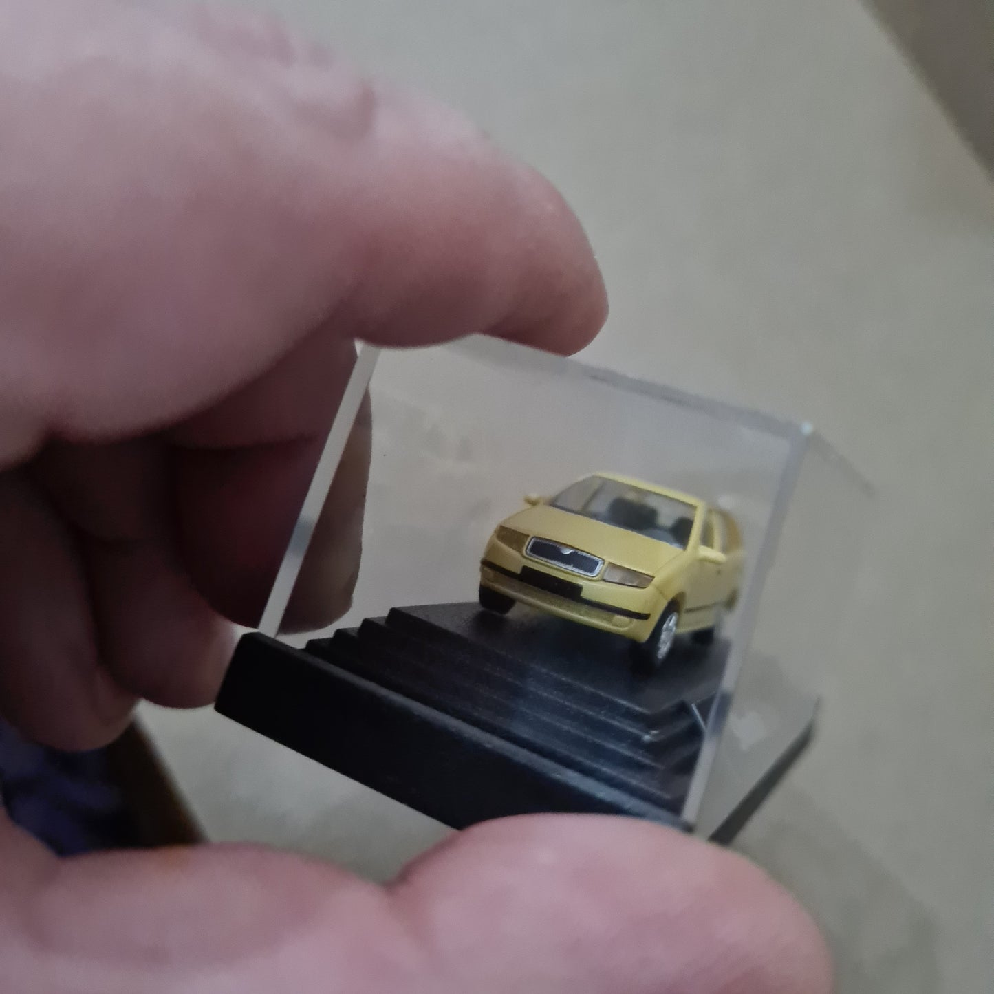 Kaden 1:76 OO Gauge Skoda Fabia precision detailed plastic model in case vgc