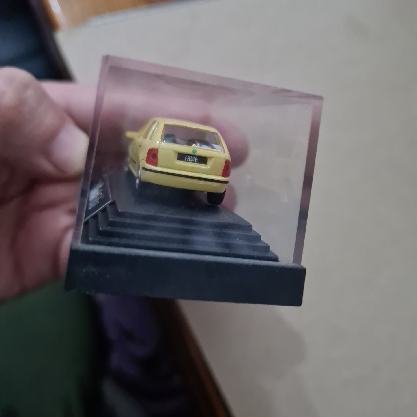Kaden 1:76 OO Gauge Skoda Fabia precision detailed plastic model in case vgc