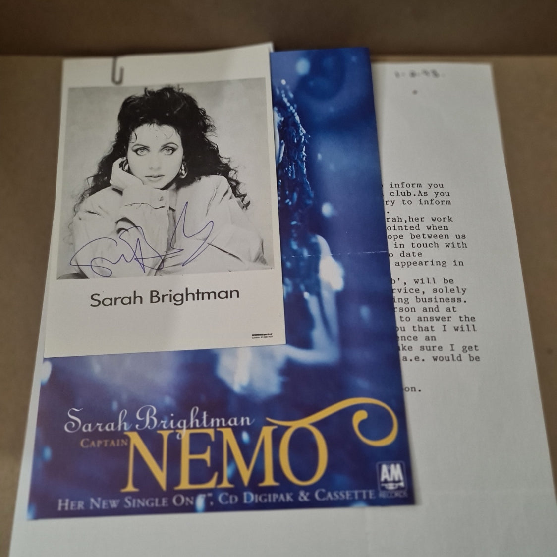 Sarah Brightman Singer signed autograph picture with paperwork fliers etc