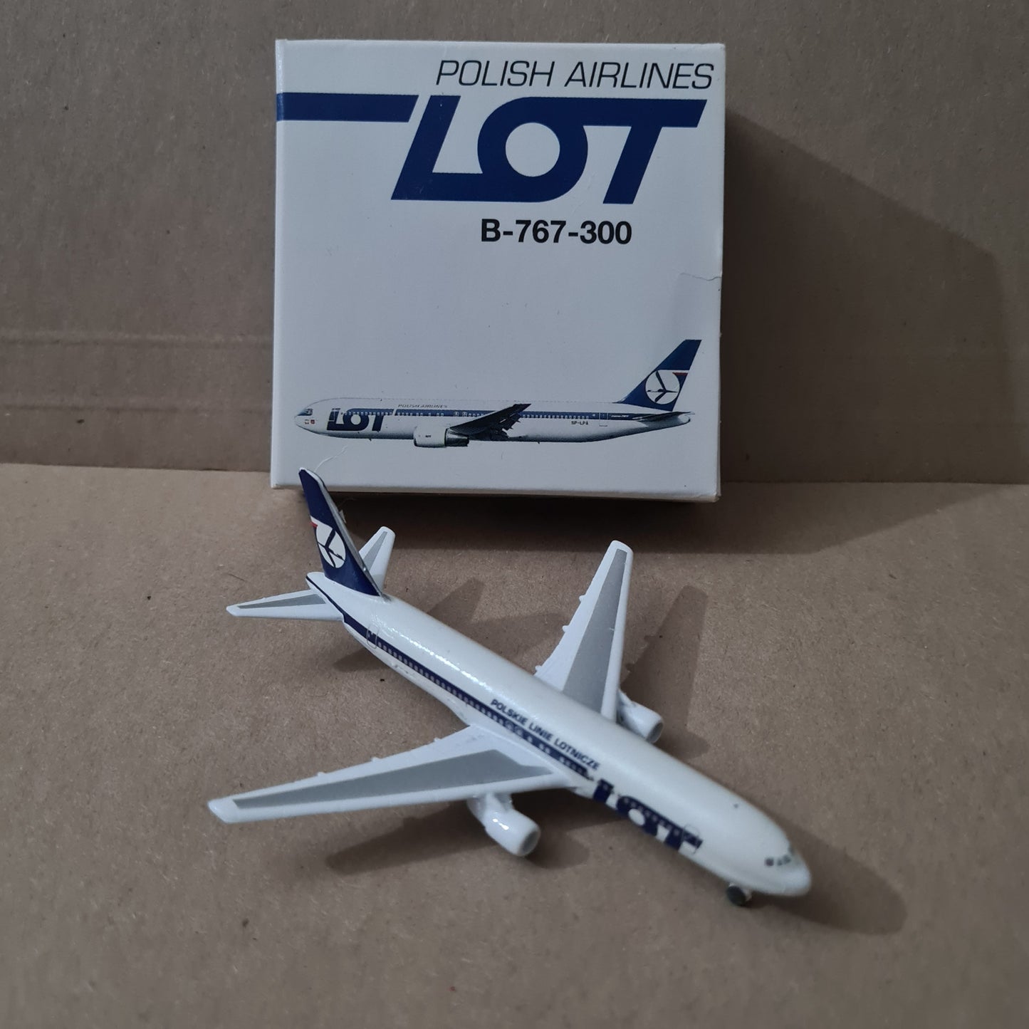 Schabak 1:600 Boeing 767-300 LOT Polish Airlines diecast plane 927/144 good + boxed