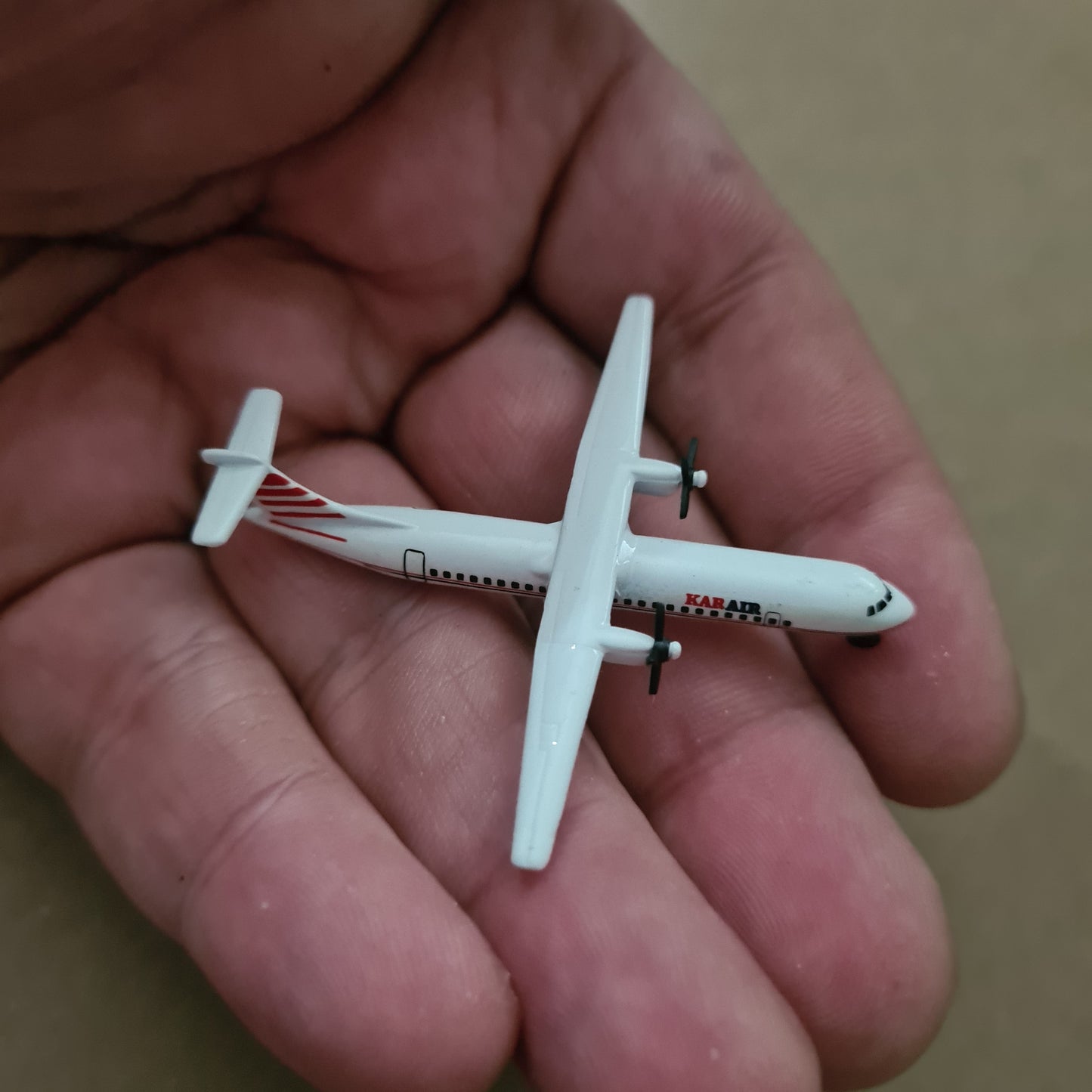 Schabak 1:600 ATR 72 KARAIR  diecast plane 939/124 very good boxed