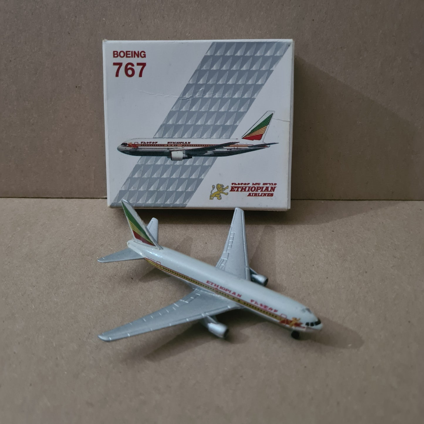 Schabak 1:600 Boeing 767 Ethiopian Airlines  diecast plane 907/96 Fair some wear boxed