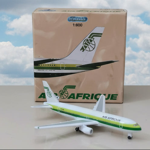 Schabak 1:600 Boeing 767-300 Air Afrique diecast plane 927/216 good boxed
