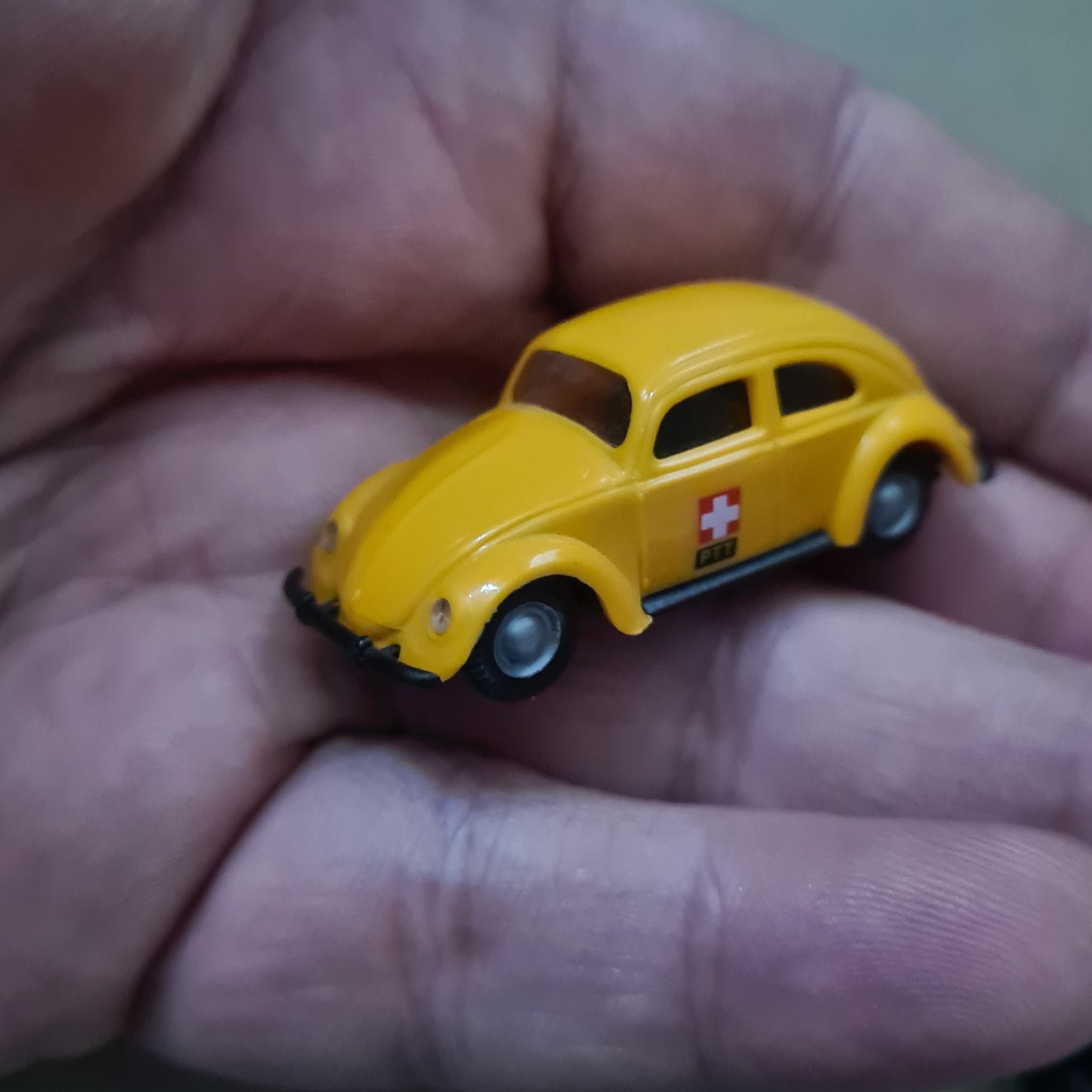 1:87 praline VW Kafer Beetle classic plastic miniature model cars x3 loose vgc