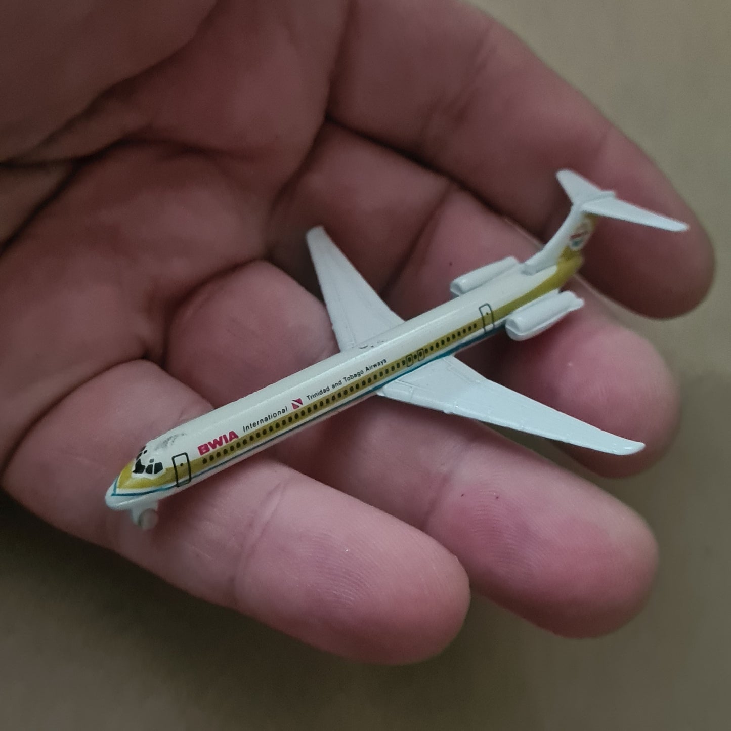 Schabak 1:600 Douglas DC-9-80 BWIA Trinidad & Tobago diecast plane 904/10 good boxed