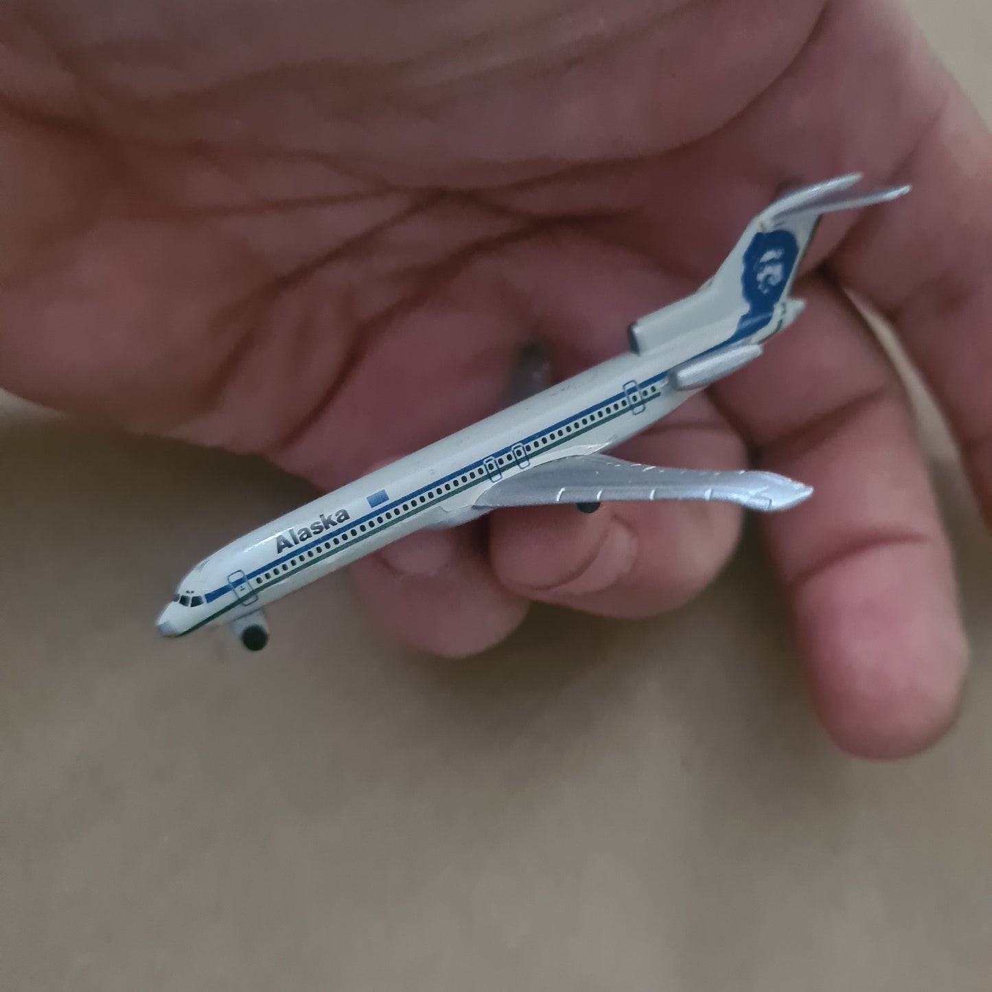 Schabak 1:600 Boeing 727 Alaska Airlines  diecast plane 906/104 Good boxed
