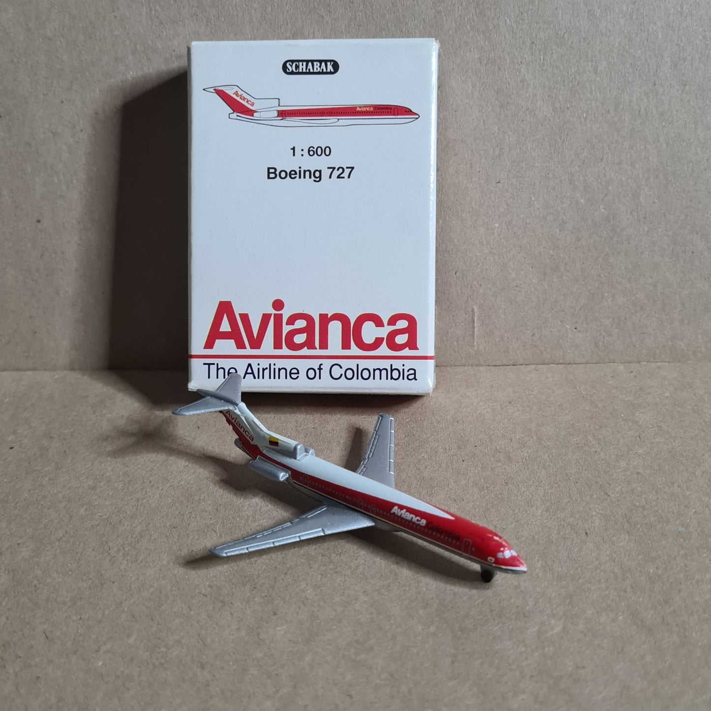 Schabak 1:600 Boeing 727 Avianca diecast plane 906/140 fair-good boxed