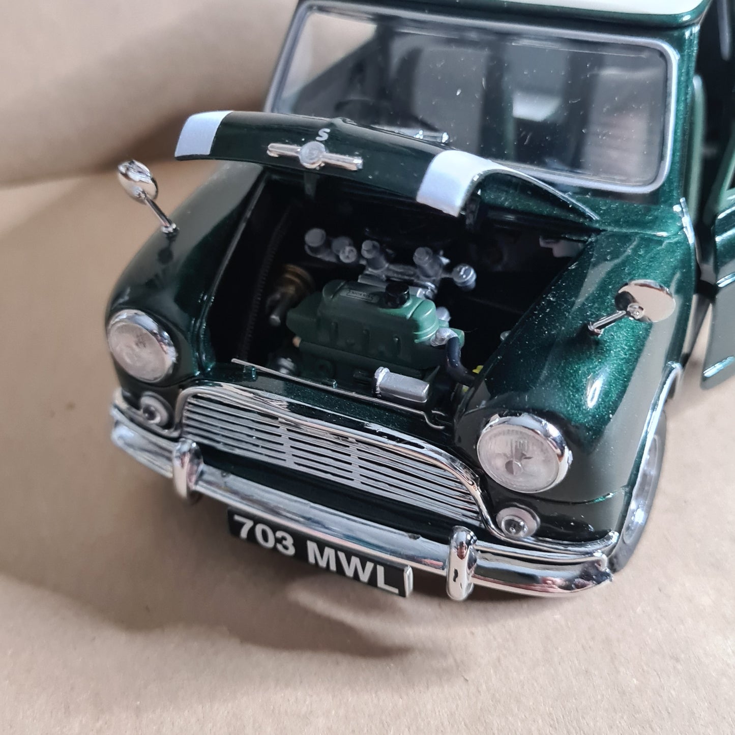 1:18 Corgi Concours collection 99595 Mini Cooper Saloon diecast model boxed