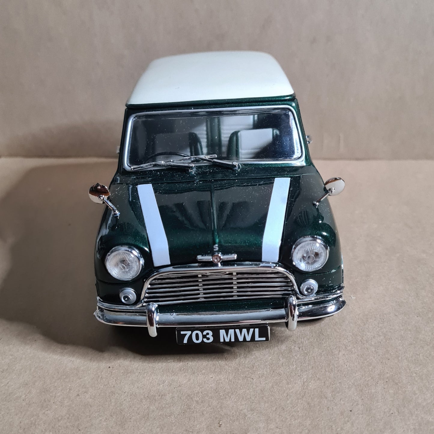 1:18 Corgi Concours collection 99595 Mini Cooper Saloon diecast model boxed