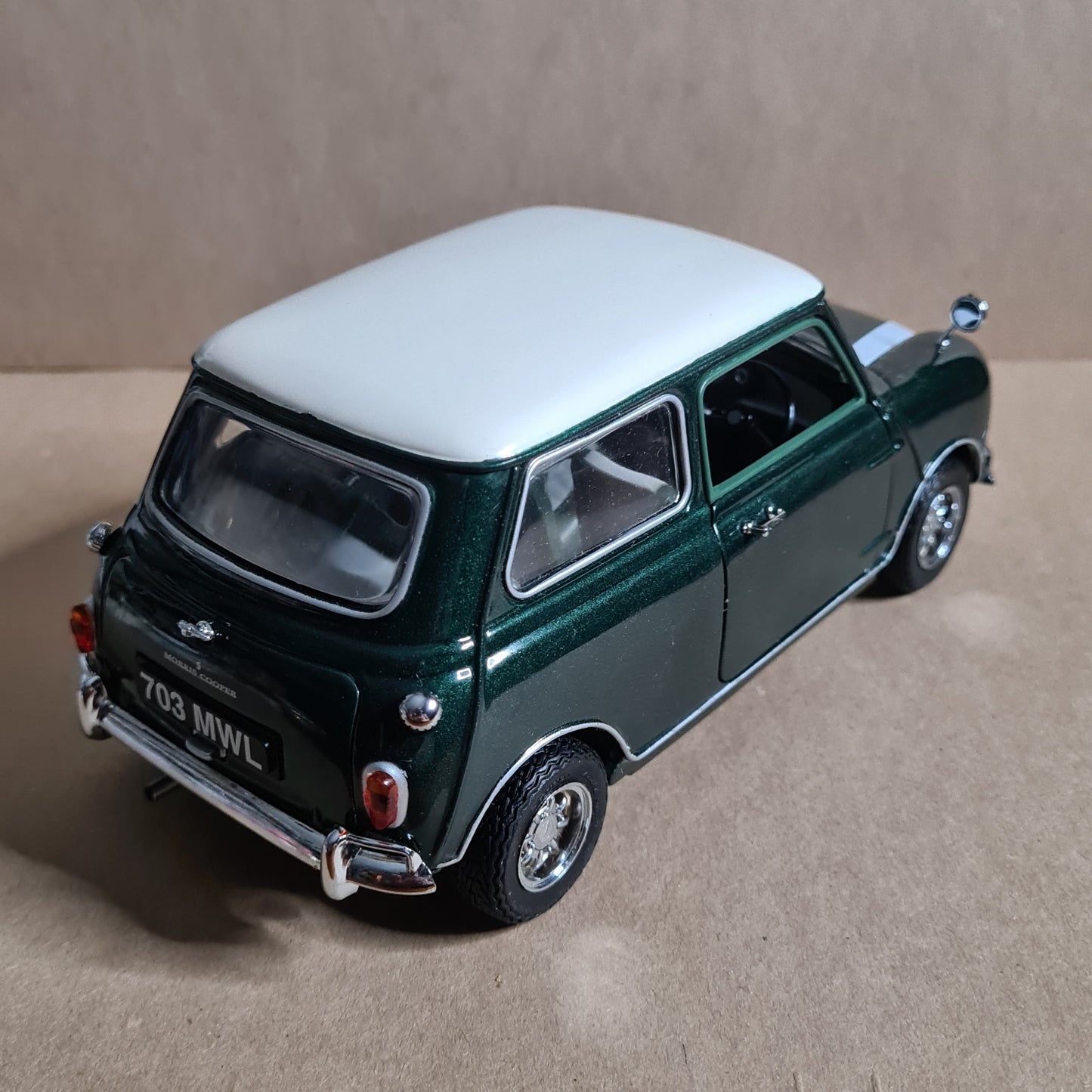 1:18 Corgi Concours collection 99595 Mini Cooper Saloon diecast model boxed