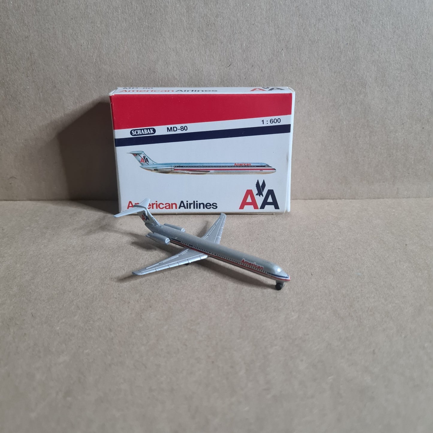 Schabak 1:600 MD-80 American Airlines diecast plane very good boxed